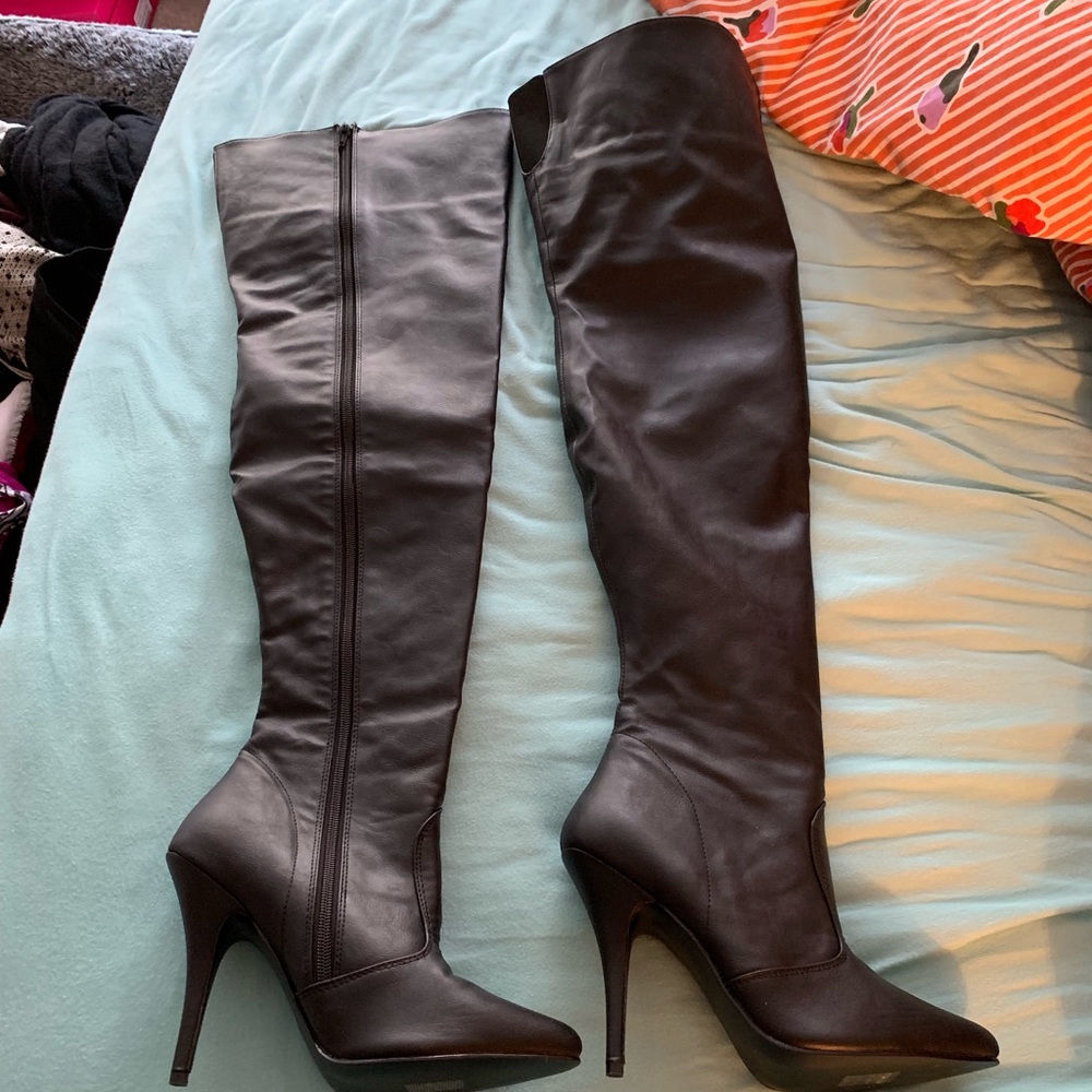 Pleaser Women’s Seduce-3010 Thigh High Boot